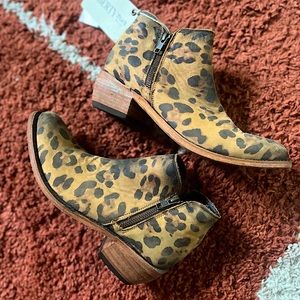 NWT Liberty Black leopard booties with side zips